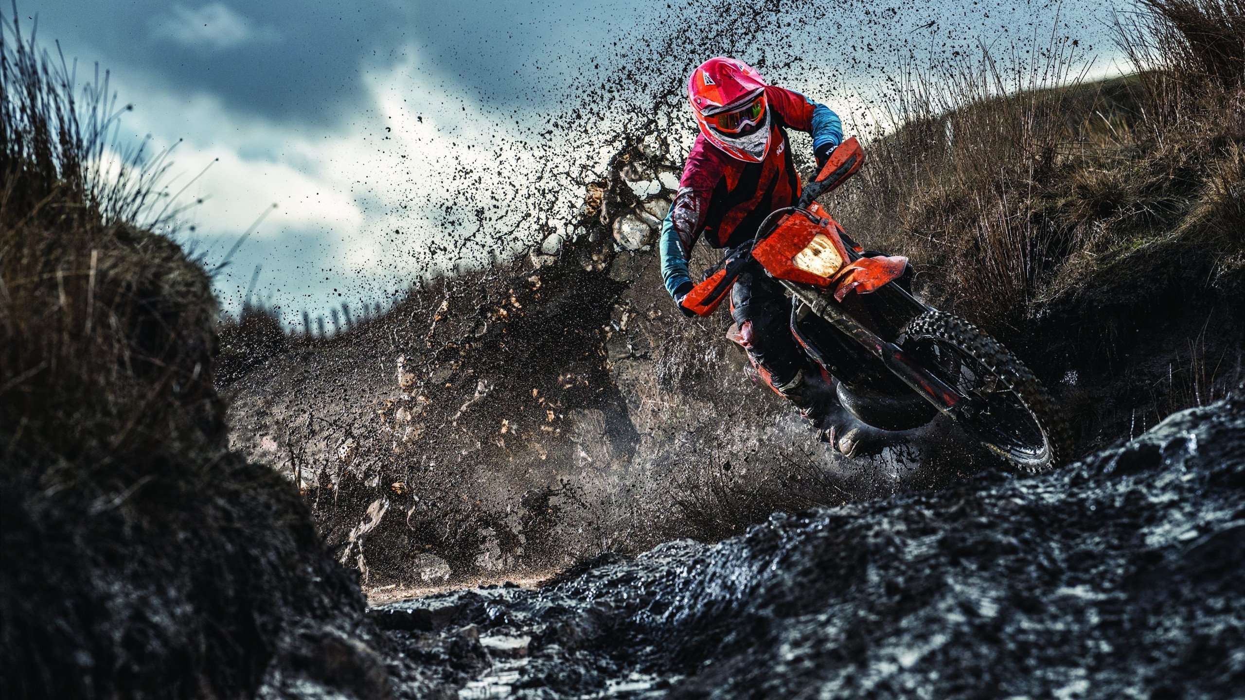 高校轮滑锦标赛新增技巧障碍赛项目，轮滑障碍赛中,共8个障碍物